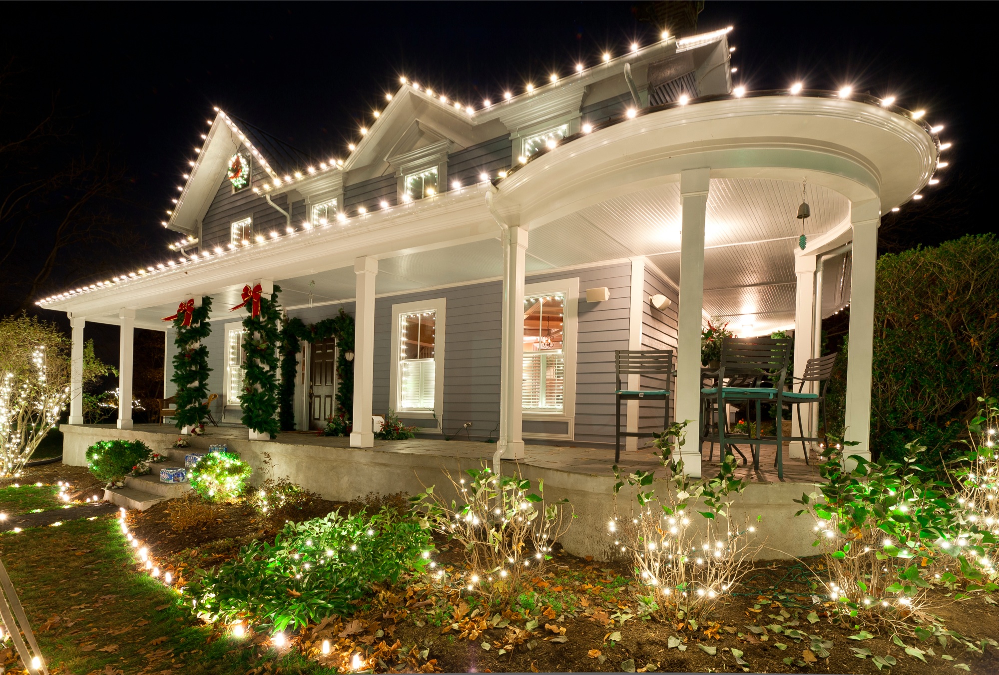 Christmas Lights Wrap Around Porch Weihnachtsbeleuchtung Weihnachtsbeleuchtung Aussen Weihnachten Im Freien